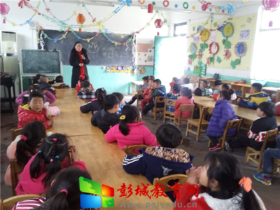 贾汪区江庄镇金苹果幼儿园举行消防疏散演习活动