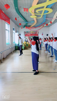迎着朝阳动起来--金苹果幼儿园教师律动操培训全记录