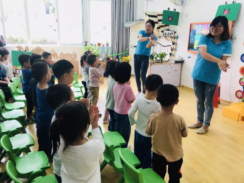 相约秋季,见证成长 金苹果幼儿园小班组半日家长开放日活动