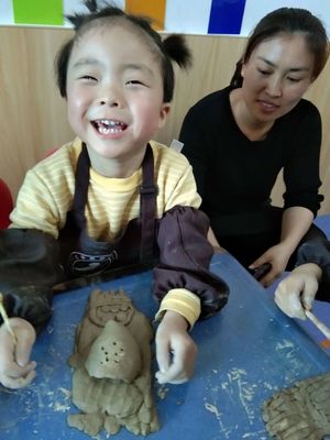 2019吉首市金苹果幼儿园陶艺特色课