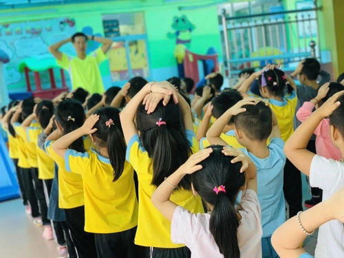 创意手工 花样海绵棒在金苹果二园的实践探索