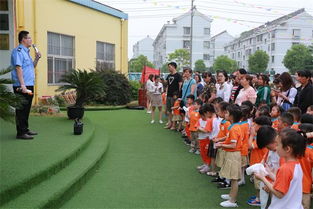 消防安全，你我同行——金苹果鸿福艺术幼儿园小班消防疏散演练活动纪实